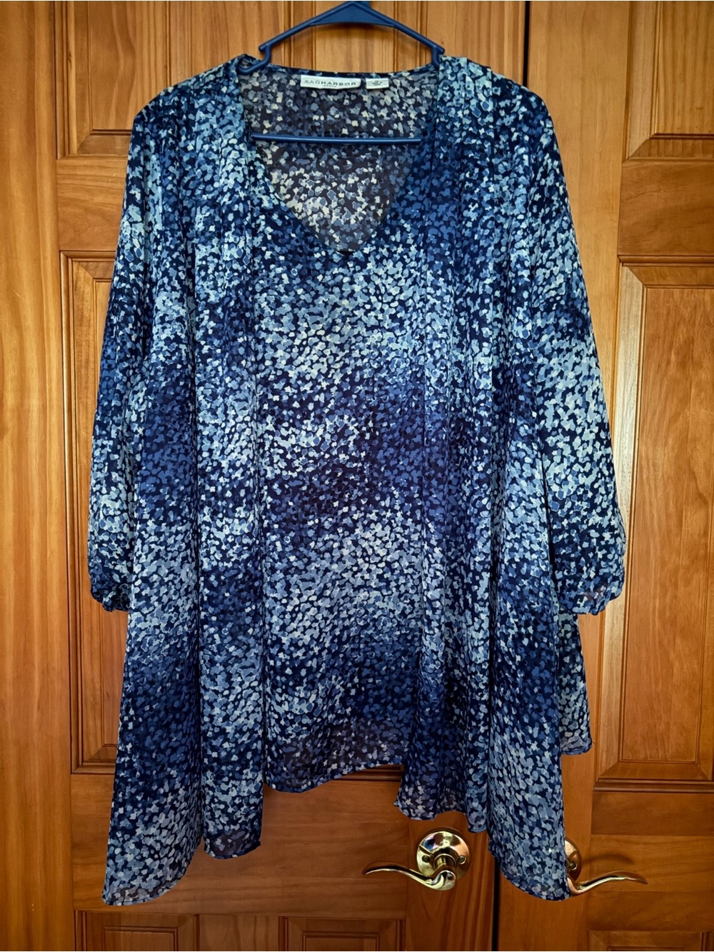 Sag Harbour sz 1x Navy and Light Blue Printed V-Neck Tunic Top